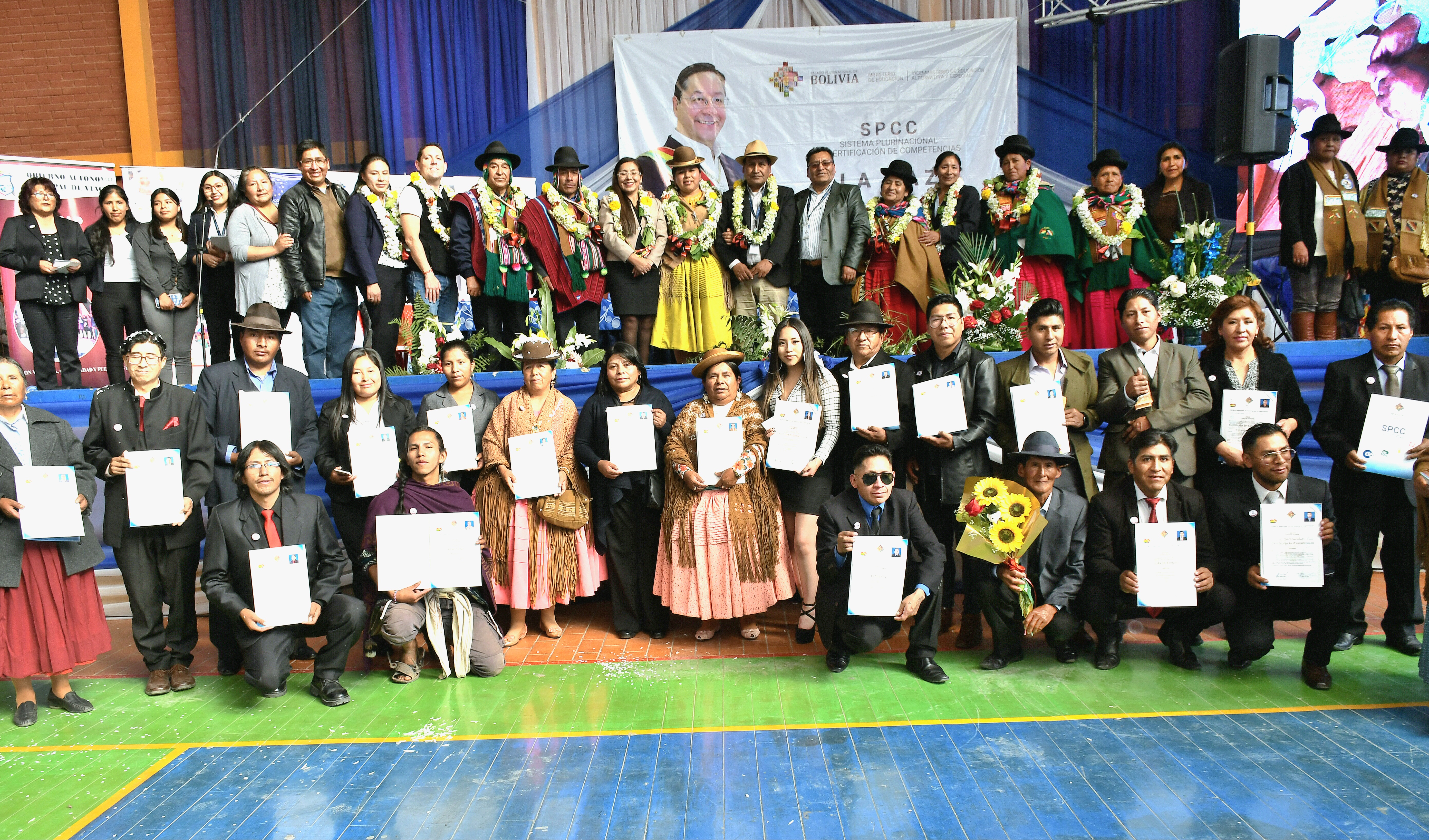Educación otorga certificados de competencias a 272 trabajadores del municipio de Viacha